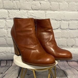 Stuart Weitzman vintage British tan leather stacked heel booties Sz 6 1/2
